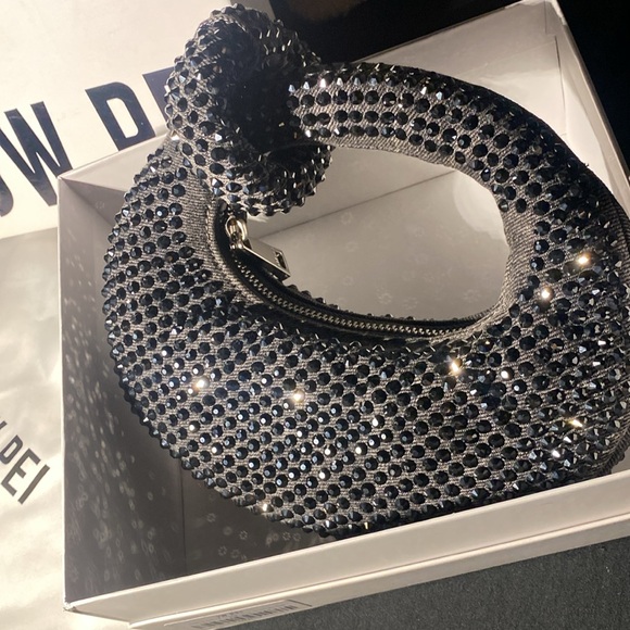 im not really into bags and my brother got it for me - Picture 2 of 4